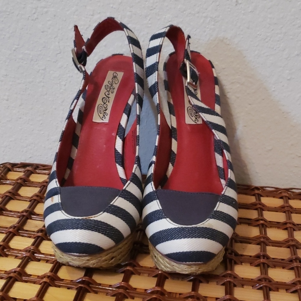 Stripped high heels